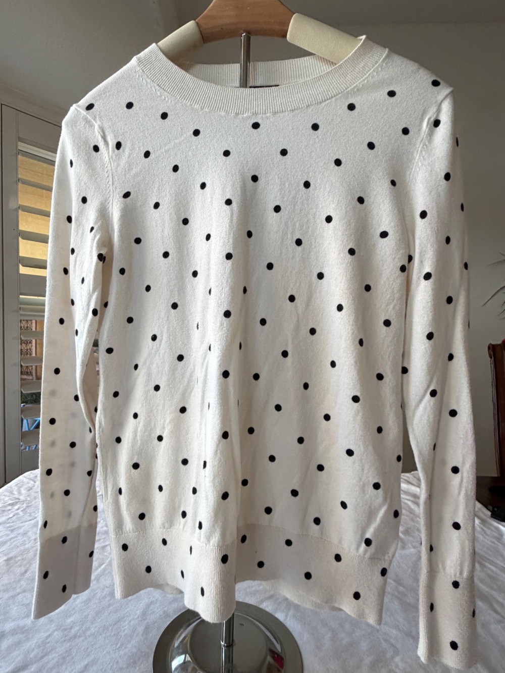 Banana Republic Cream Polka Dot Women's Sweater - Classic Crewneck